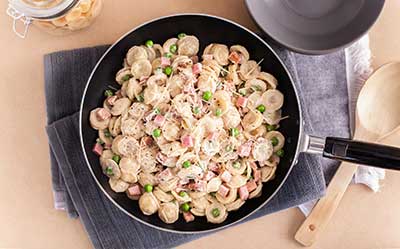 Ham and Peas Alfredo Pasta