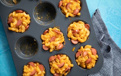 Canastas De Macarrones Con Queso Y Hot Dog