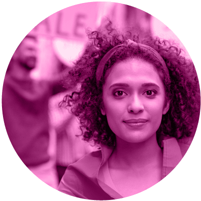 Une photo d’une femme issue de la diversité pour montrer que la diversité et l’inclusion sont le numéro 3 sur la liste des 10 sujets d’actualité en matière de leadership pour 2021