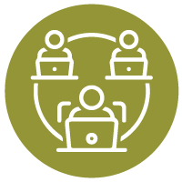 Icône de personnes derrière des ordinateurs portables lors de réunions à distance pour montrer que l’animation de réunions inclusives est l’une des compétences de leadership nécessaires pour apprendre à créer un environnement inclusif