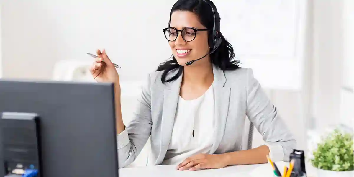 Femme qui rafraîchit ses compétences en matière d’animation virtuelle.