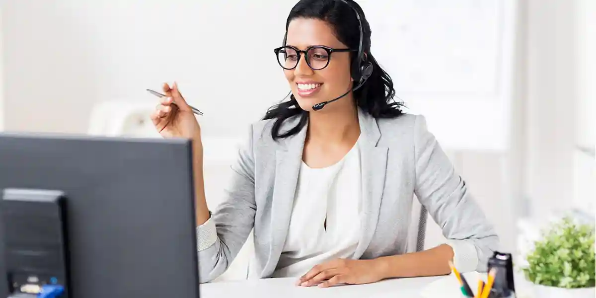 Femme qui rafraîchit ses compétences en matière d’animation virtuelle.