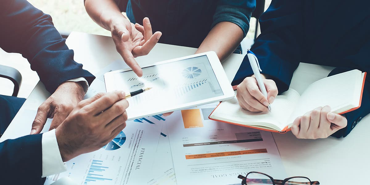 This global financial services company sought to increase the number of its women leaders and create a mentoring culture.