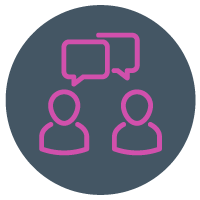 Icône de deux personnes Icônes avec des bulles de pensée pour montrer que cette meilleure pratique pour coacher les employés est de donner du feedback fréquemment