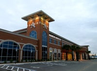 Andrews Institute for Orthopaedics & Sports Medicine opens.