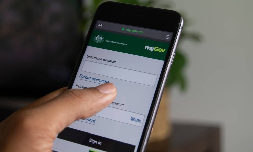Person accessing Centrelink via the myGov Australia website.jpeg