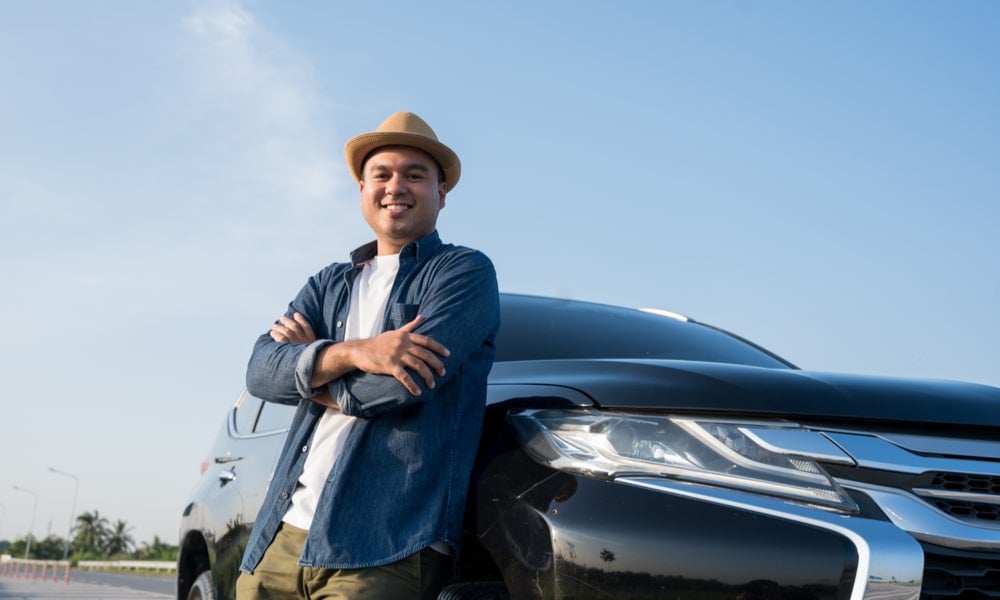 Men reported that fancy cars, health, hairstyles and suits can make them feel attractive-min.jpg