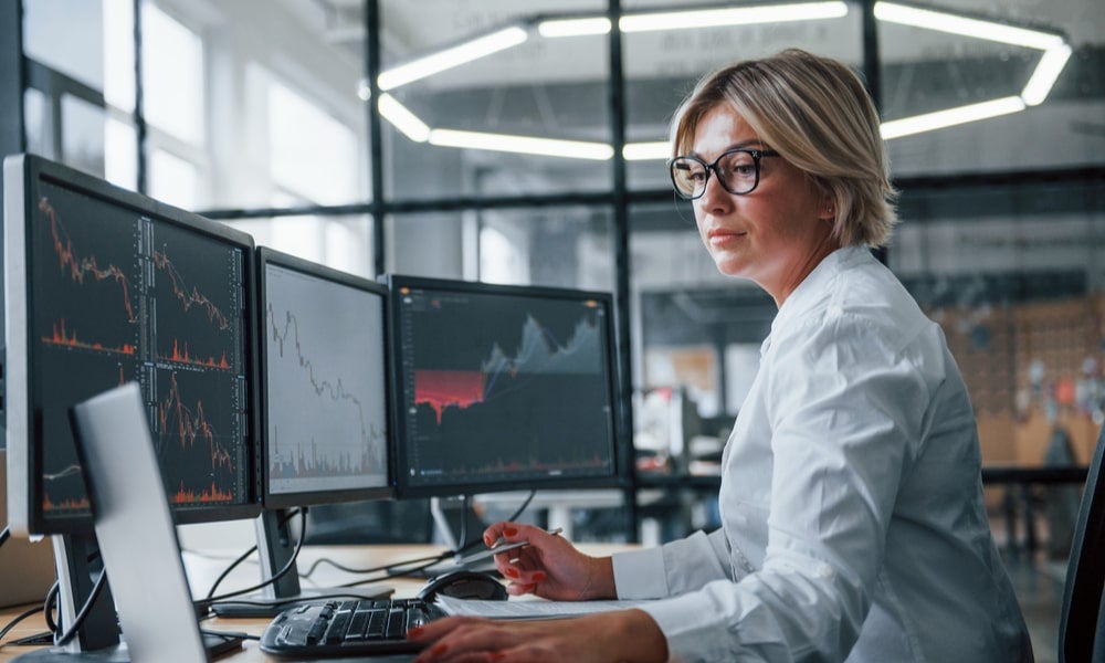 Women trading investment investors stockmarket-min.jpg