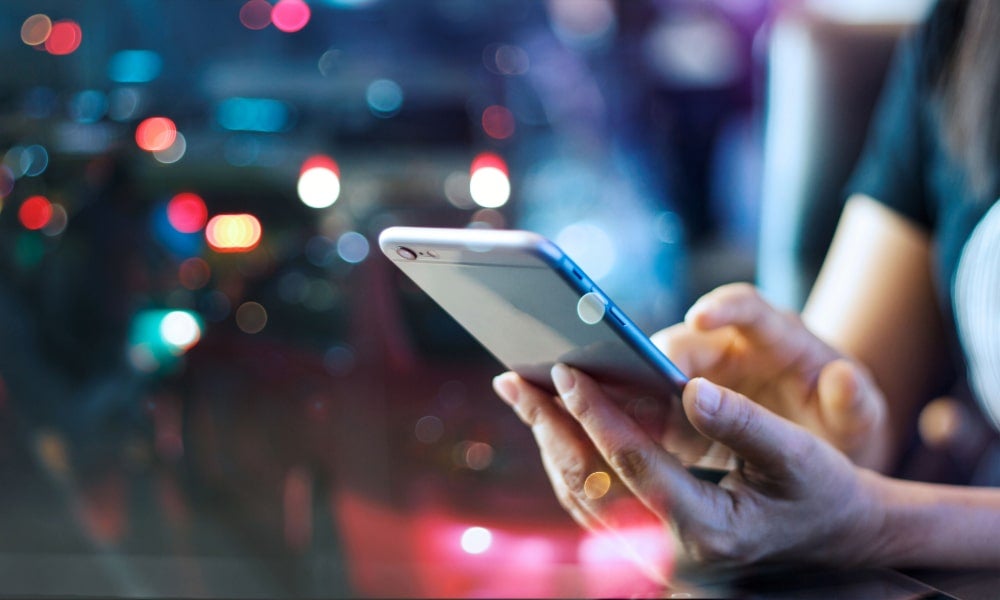 About 60 per cent of smartphone apps share customer data with third parties.jpg