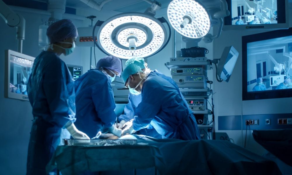 In markets with quality differentiation and travel considerations, proximity to rivals might create unexpected advantages.jpeg