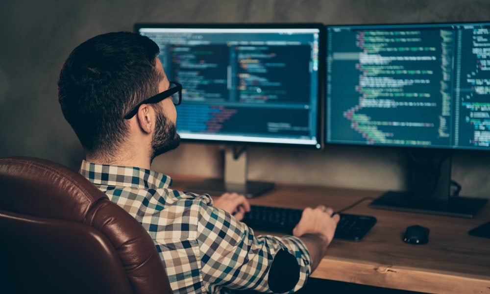 Research has found a significant gap in working trends between knowledge workers and employees in other sectors-min.jpg