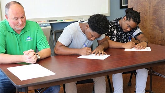 2019-12-apprenticeships-at-georgia-pacific