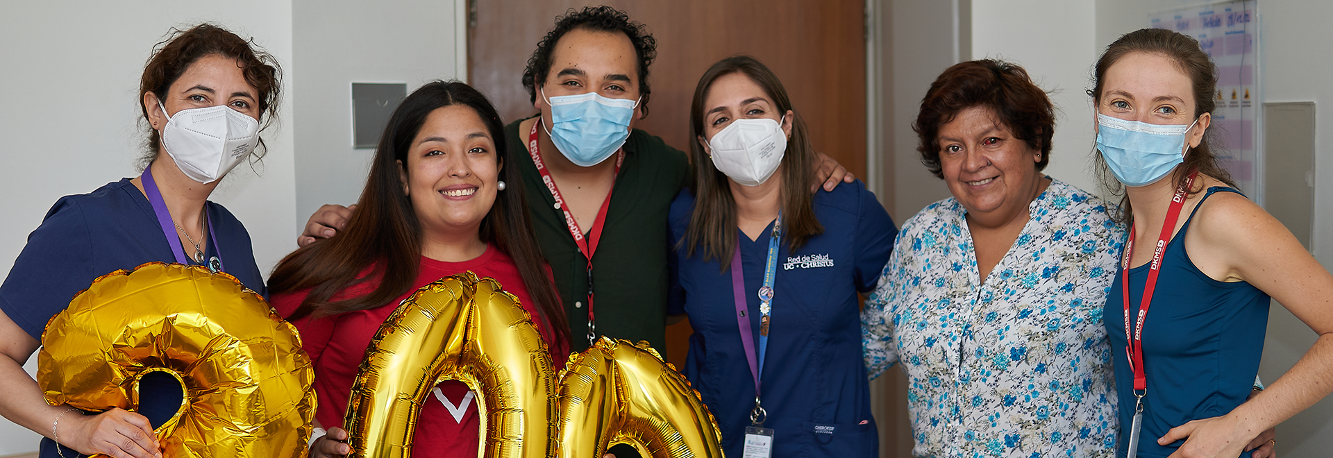 Catalina Maldonado, donante DKMS 200, junto al equipo médico