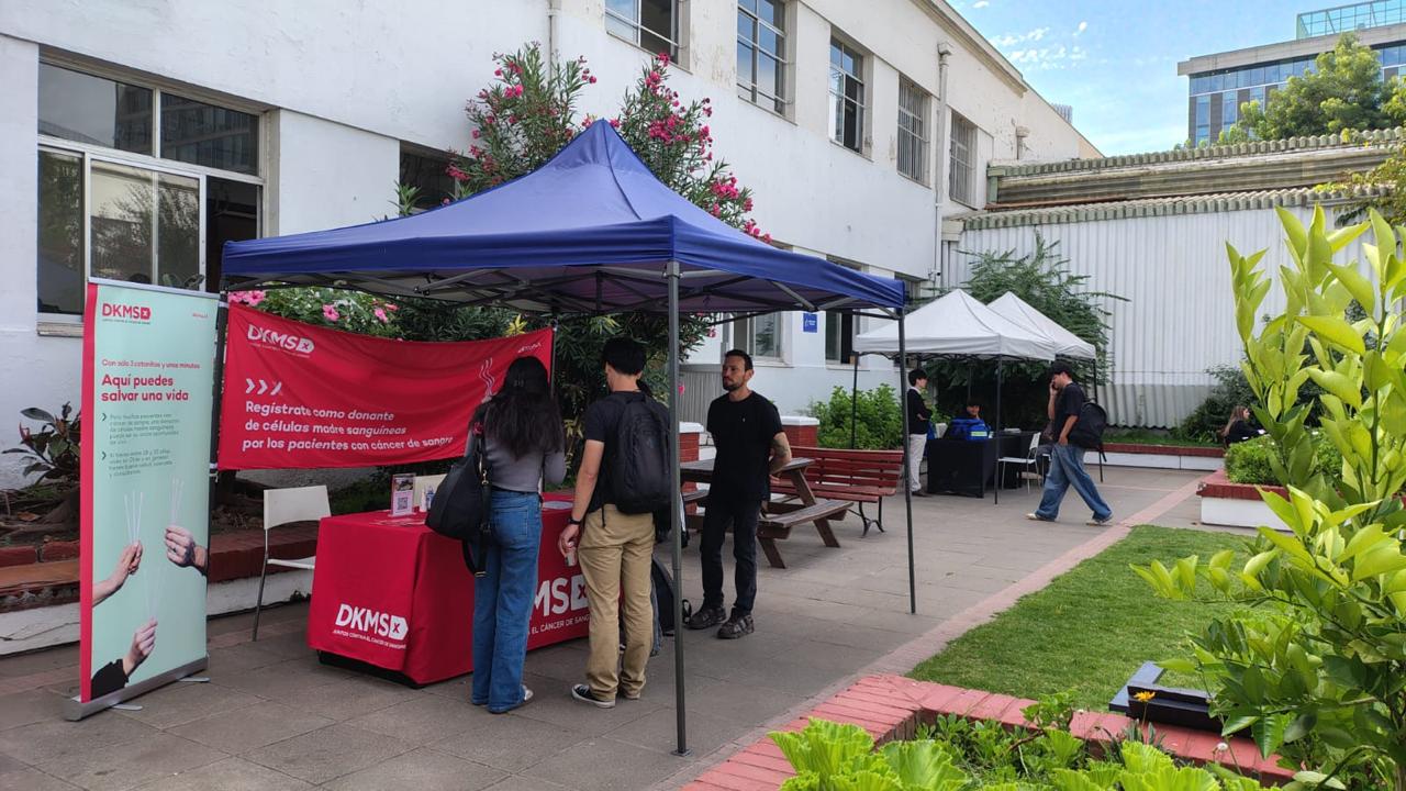 Universidad Gabriela Mistral y DKMS