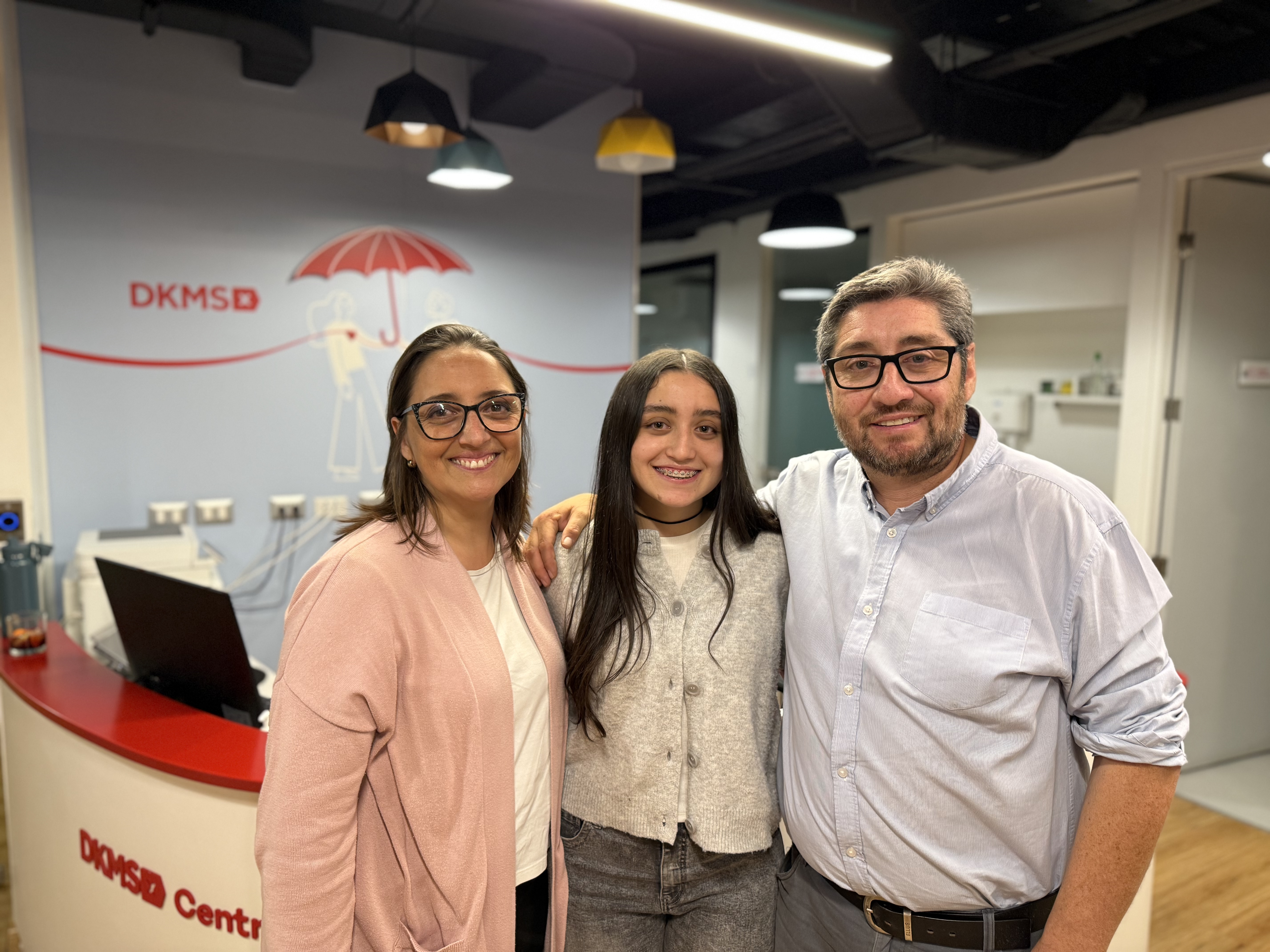 Paciente Matilde junto a sus padres