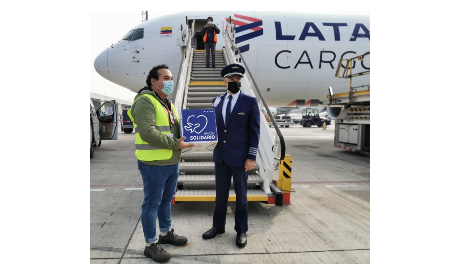 Piloto de LATAM Cargo hace entrega de donación de células madre sanguíneas