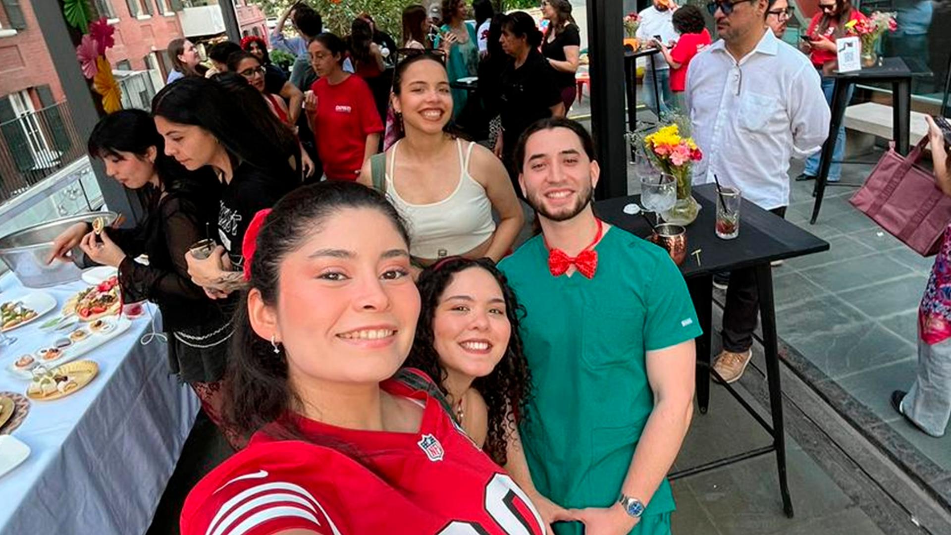 Voluntarios DKMS: Michelle, Valeria, Sofía, Víctor