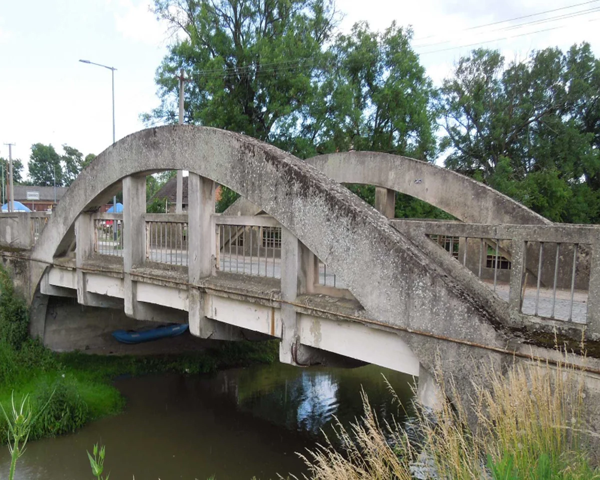 Reabilitação de uma ponte em arco de betão armado, República Checa