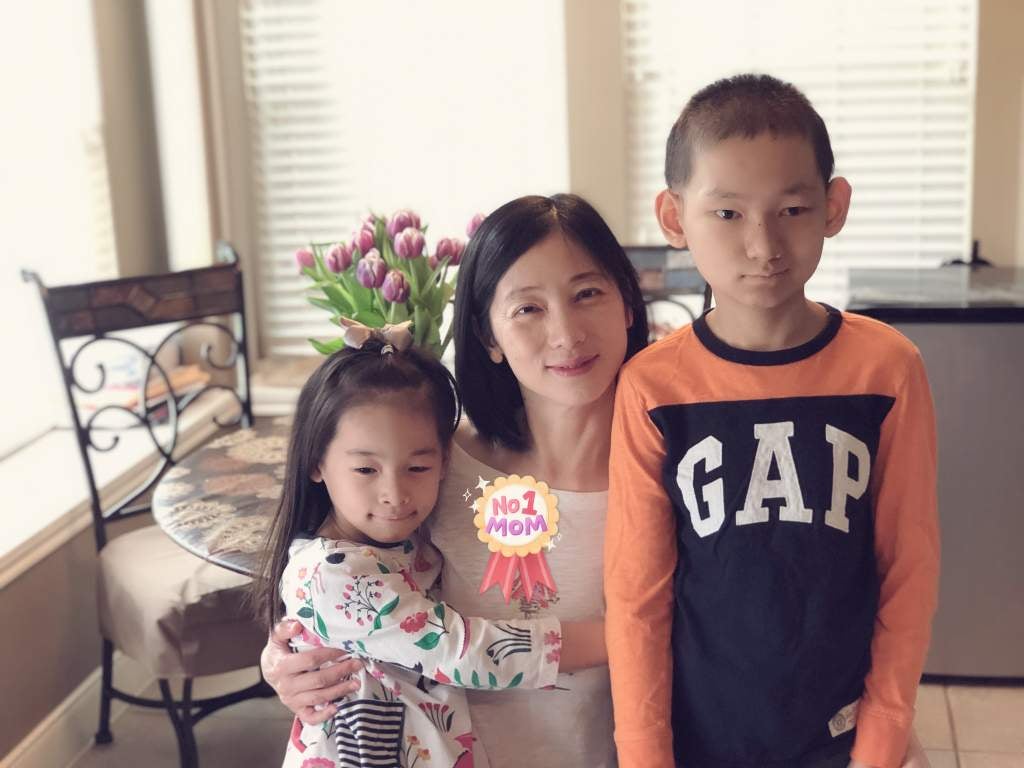 Lillian patient DKMS with her mom and sister