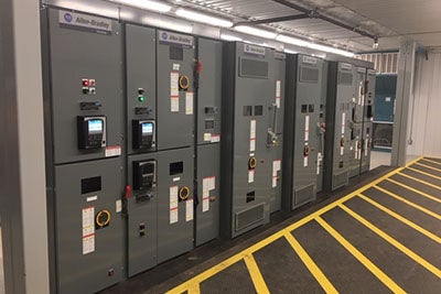 Services aux consultants et aux intégrateurs pour la puissance et distribution