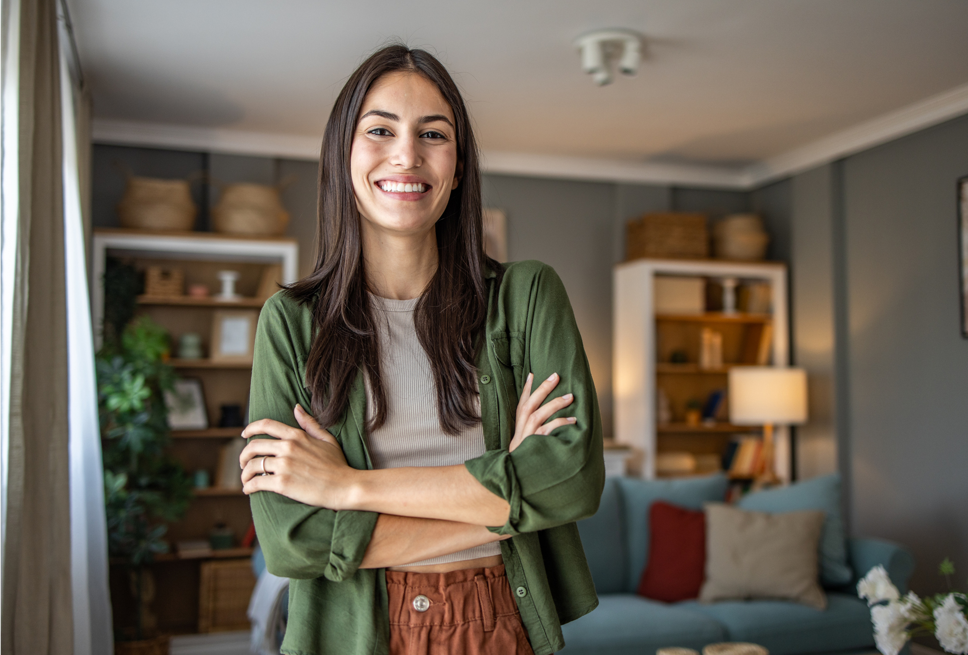 woman crossing her arms