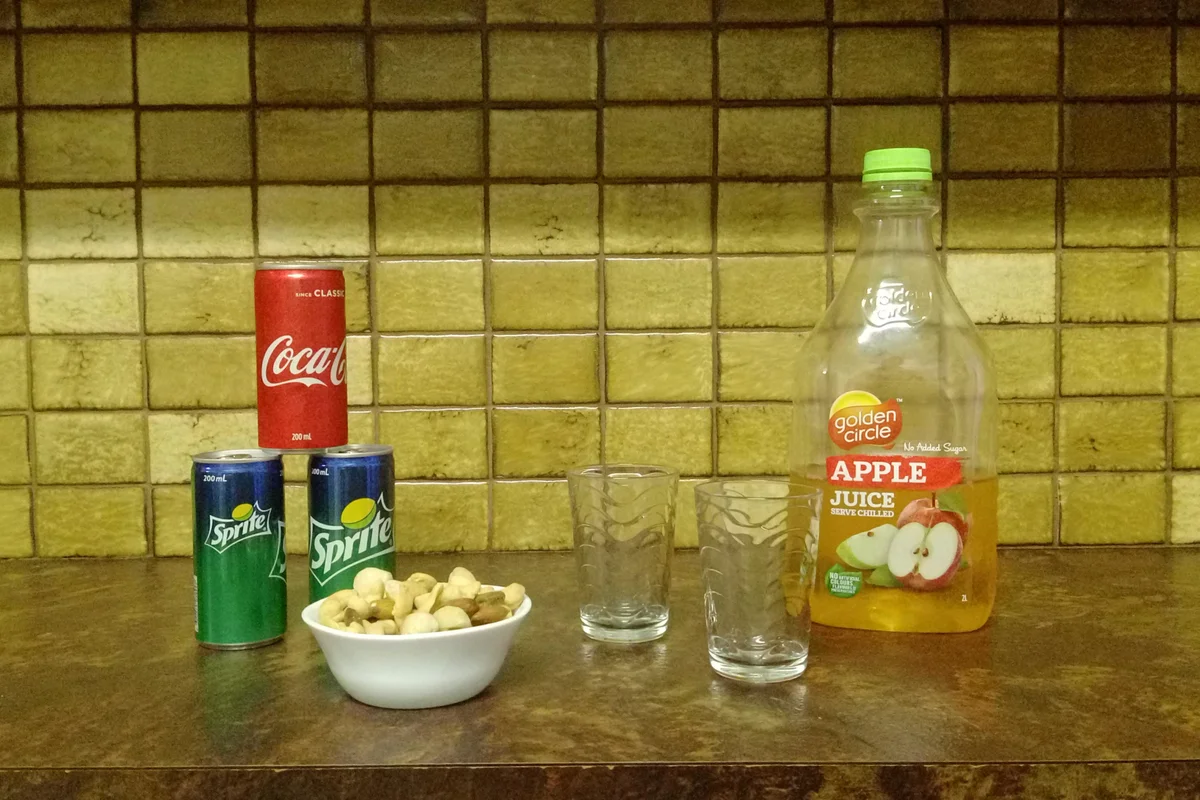 Table setting with non-alcoholic beverages