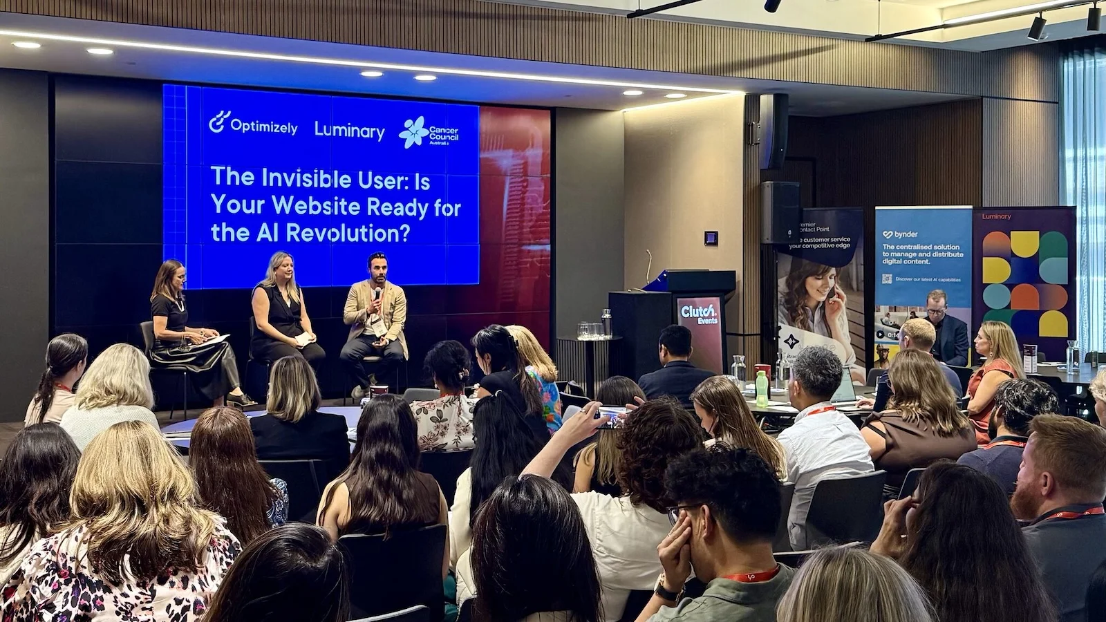 Emma Andrews and Jane Uthemeyer presenting at the DX Summit