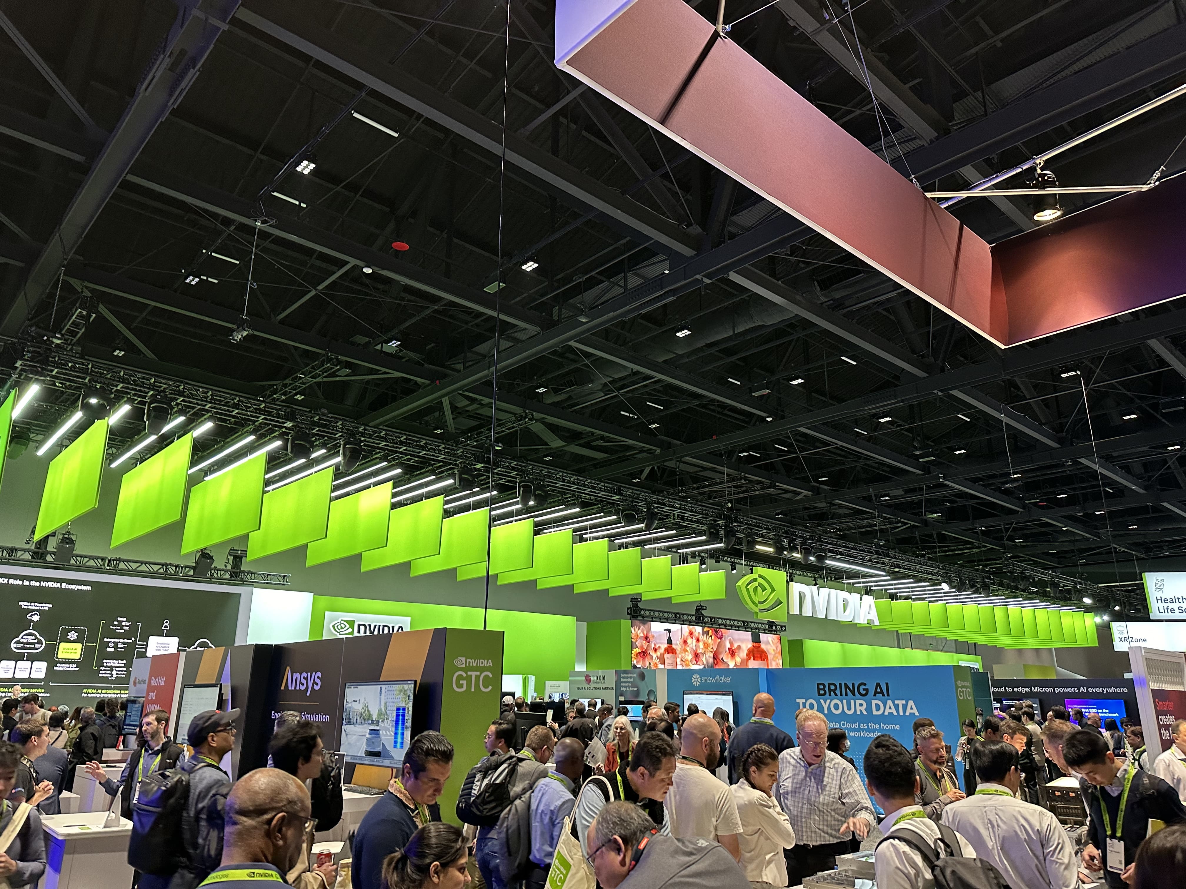 NVIDIA GTCエキスポホールの賑わい