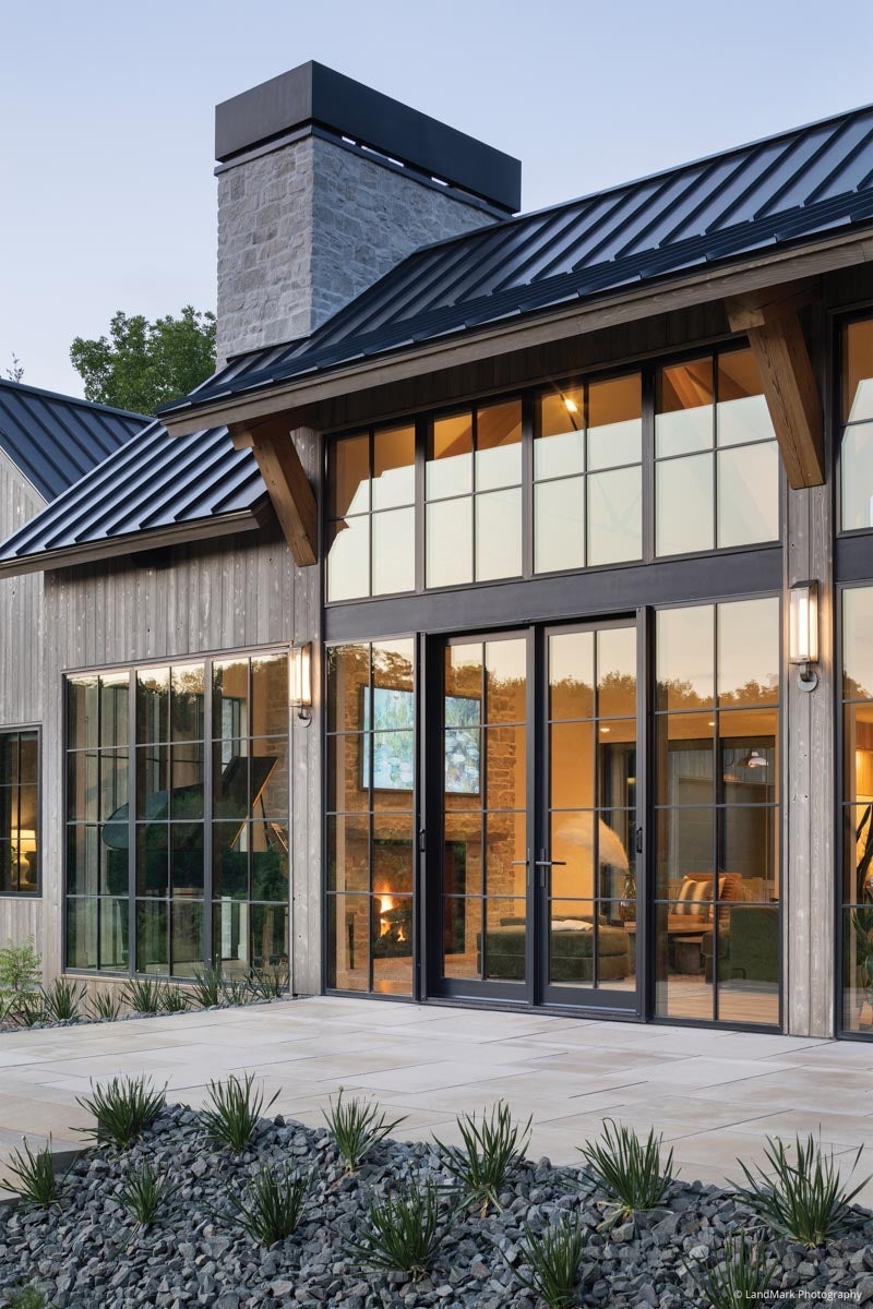 AN309 - back of contemporary home with VistaLuxe Collection windows and doors
