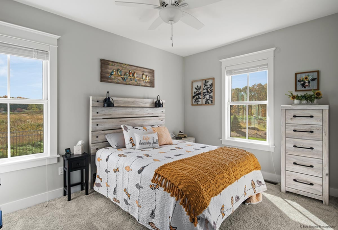 AM803 - bedroom with Forgent series windows