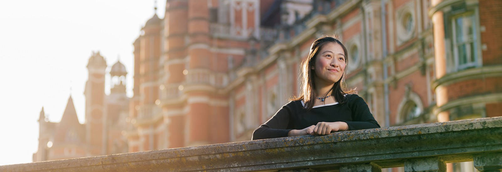 A RHUL student on campus