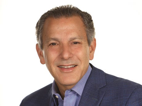 Dr-Joel-Kahn-PromoB-Headshot.jpg
