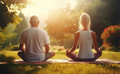 couple-doing-yoga-424x260.jpg