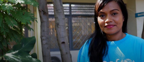 Giving birth by the light of a mobile