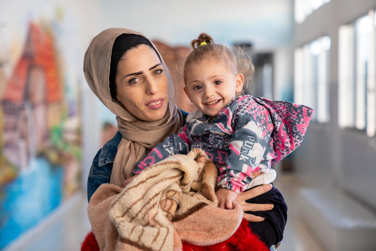 Following the escalation of the cross-border conflict, families internally displaced in the south of Lebanon receive humanitarian support from UNICEF. 