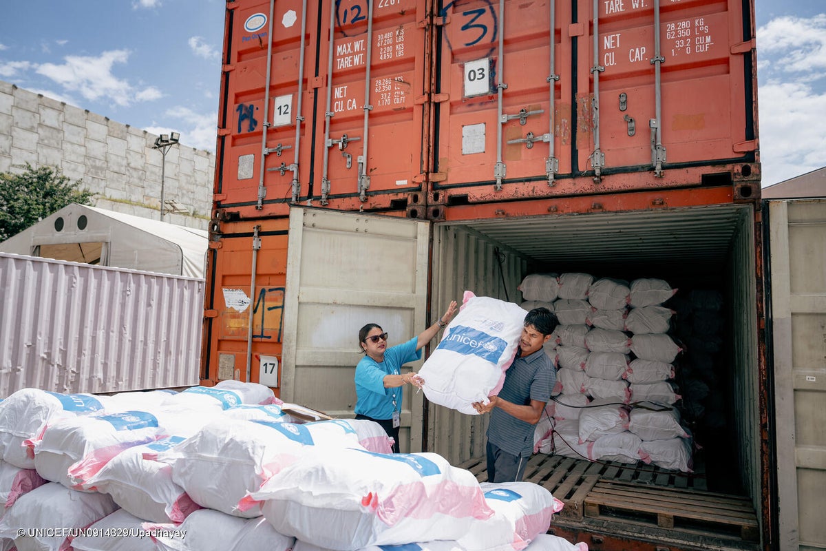 UNICEF staff load pre-positioned hygiene kits at Tribhuvan International Airport in Kathmandu District for delivery to Rasuwa, Nuwakot and Dhading Districts to support children and families.