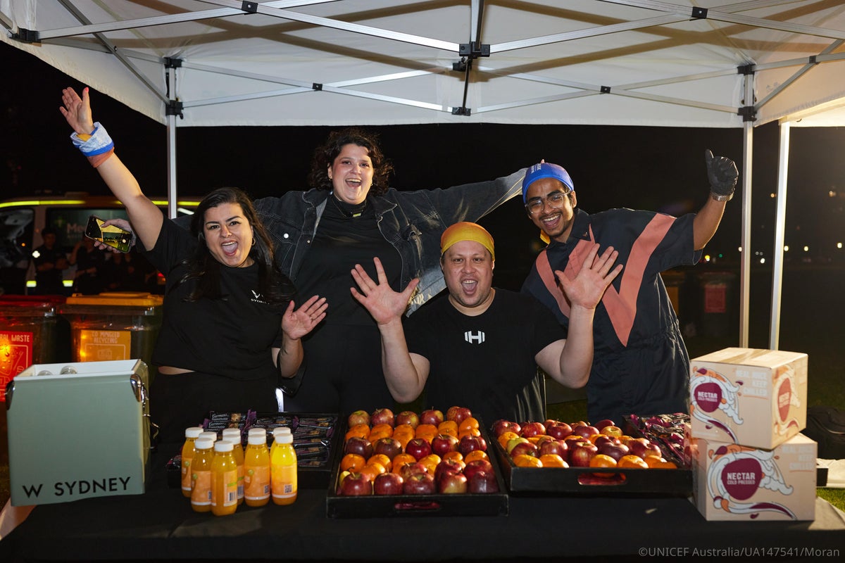 W Hotel showing the excitement and handing out healthy snacks to our Dusk to Dawn walkers.