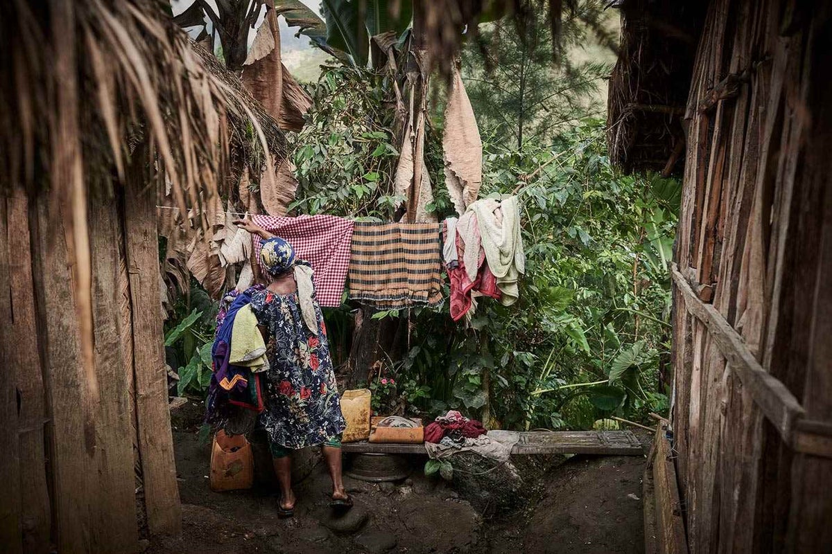 Maria gets up early in the morning to do the household chores for her family. The children are more willing to help her now, thanks to the positive parenting program