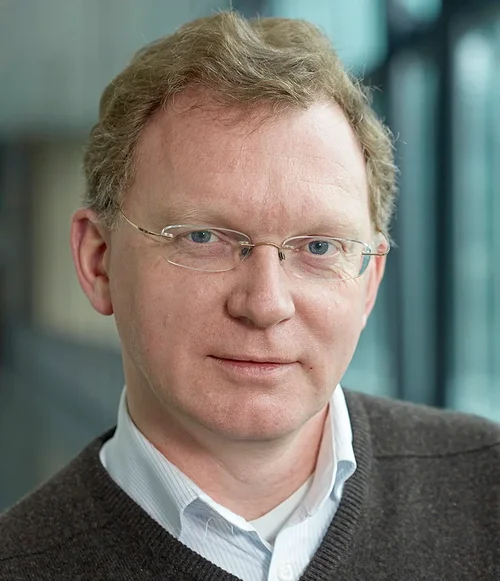 Dr. Dirk Smit
