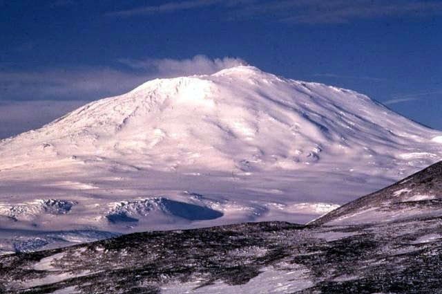 Mt. Erebus, Antarctica, modern photo (Wikipedia)