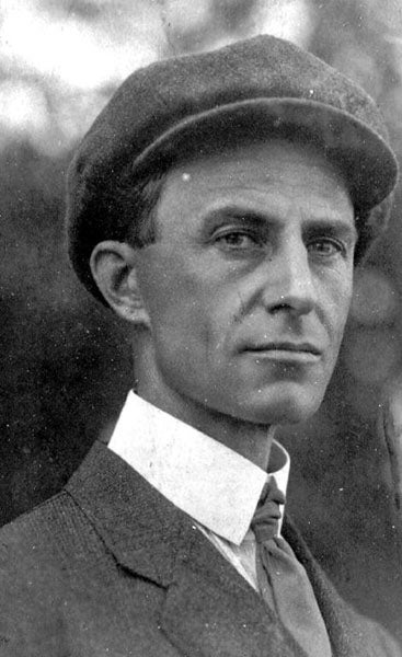 Portrait of Wilbur Wright, photograph, age 42, 1909 (wright-brothers.org)