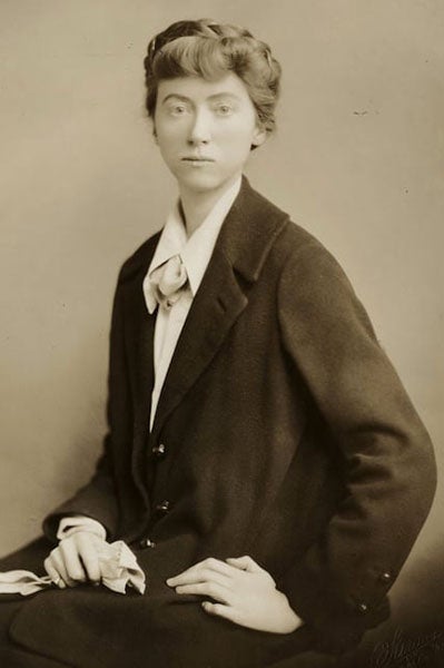 Portrait of a young Marianne Moore (literaryladiesguide.com)