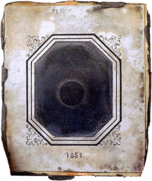 Total solar eclipse of July 28, 1851, a daguerreotype copy by J.J. Berkowski of his original 1851 daguerreotype, in Jena (Friedrich-Schiller-Universität: Historische Sammlungen zur Naturwissenschaft / Jan Peter Kasper via museum-digital.org)