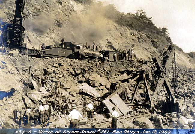 Accident at the Culebra Cut. Image source: Nichols, Aurin Bugbee, and Tirzah Lamson Nichols. Panama Canal Collection, 1846-1923 (bulk 1906-1914). Vol. 24, Dec. 1908, p. 137.