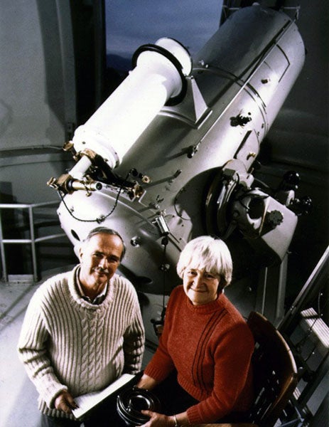Eugene Shoemaker and his wife Carolyn, with the 18-inch Schmidt Palomar telescope, undated photograph (astro.caltech.eduo)