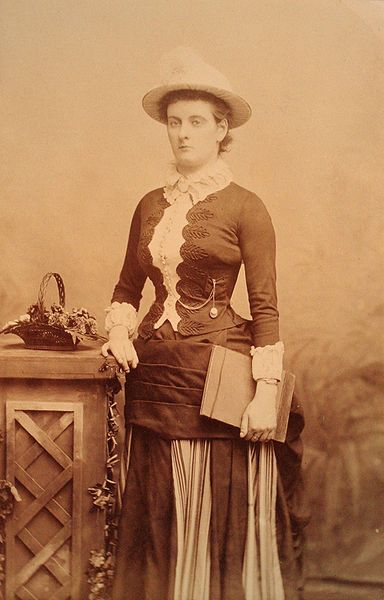 Margaret Fountaine, age 24, photograph (Wikimedia commons)