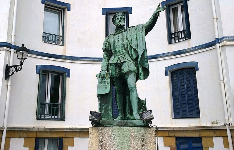 Statue of Juan Elcano, Getaria, Spain (getariaturismo.eus)