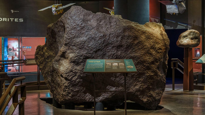 “Ahnghito” on display in the American Museum of Natural History, recent photograph (amnh.org)