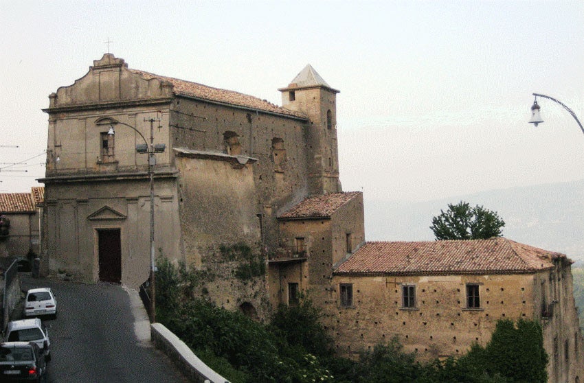 The church of S. Maria del Carmine, Montalto Uffugo, Calabria, designed and built by Paolo Foscarini in 1609, modern photo (francoemiliocarlino.it)