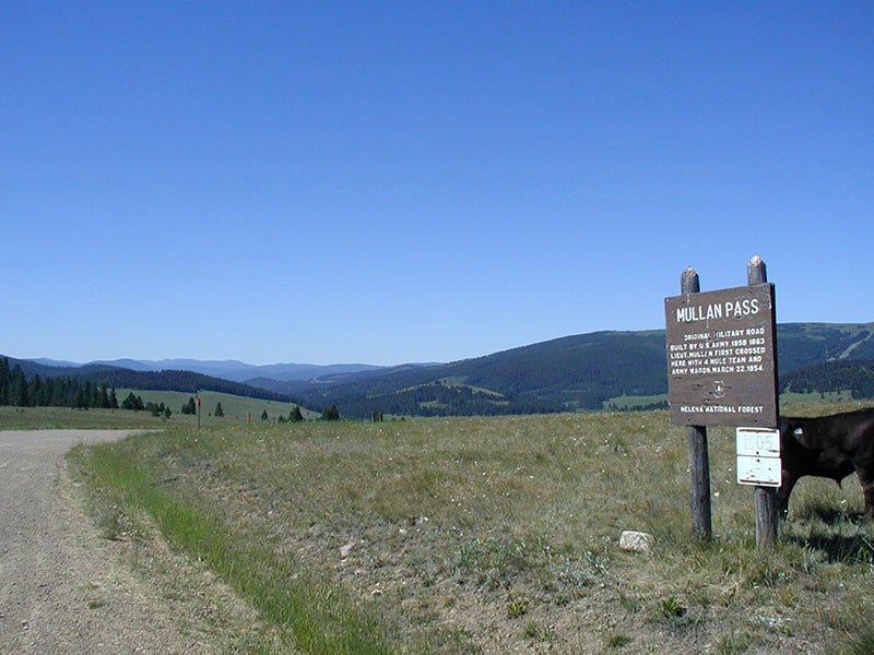 Mullan Pass, west of Helena, Montana, modern photograph (Wikimedia commons)